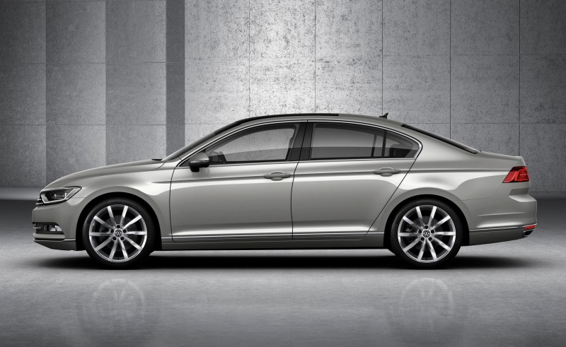 2015 Volkswagen Passat Debuts Fresh European-Model-Only Redesign 18