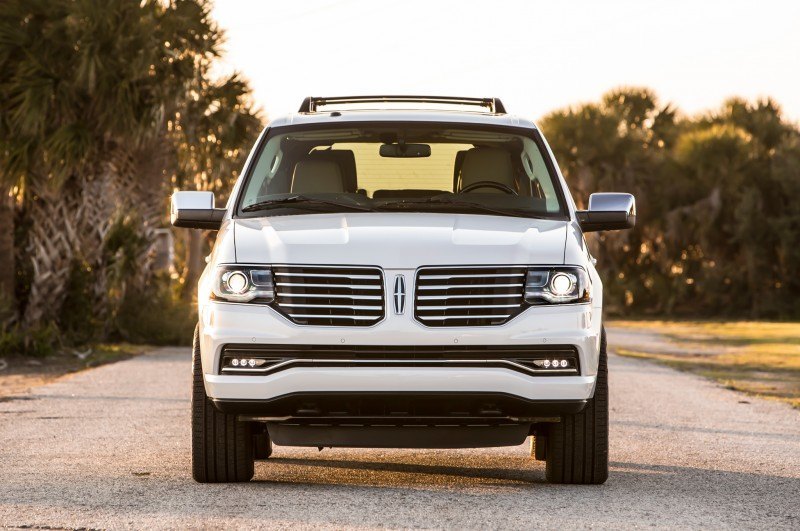 2015-lincoln-navigator-front-end