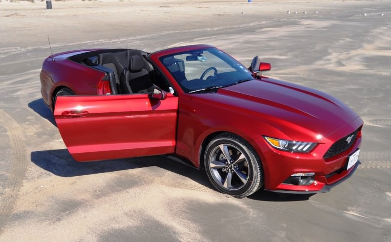 2015 Ford Mustang Convertible  70