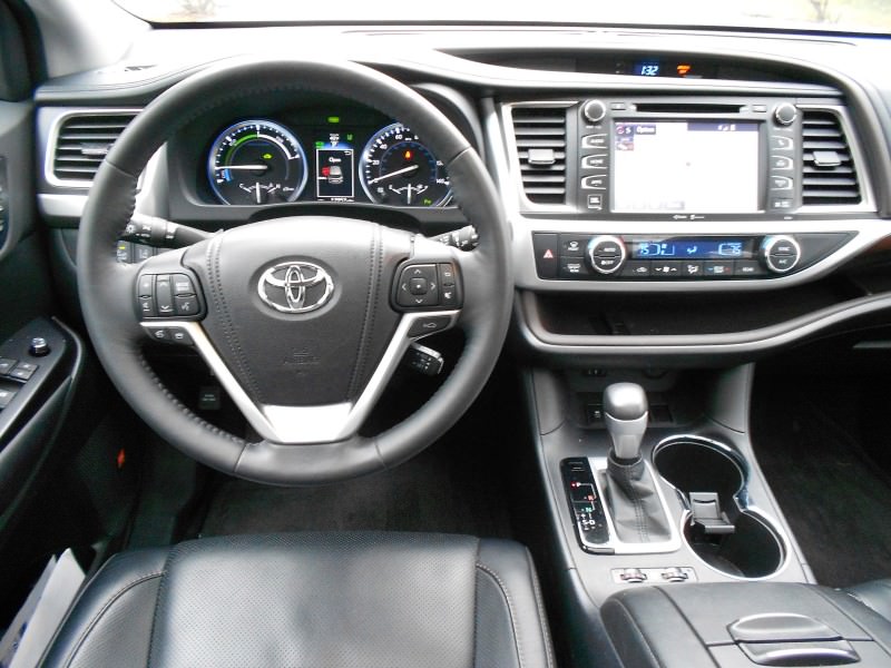 2015 Toyota Highlander Hybrid Review 7