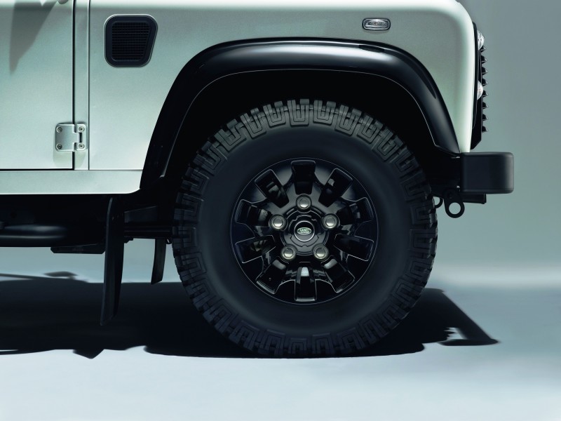 Land Rover Honors 2015 Defender Retirement with Trio of Special Editions 2