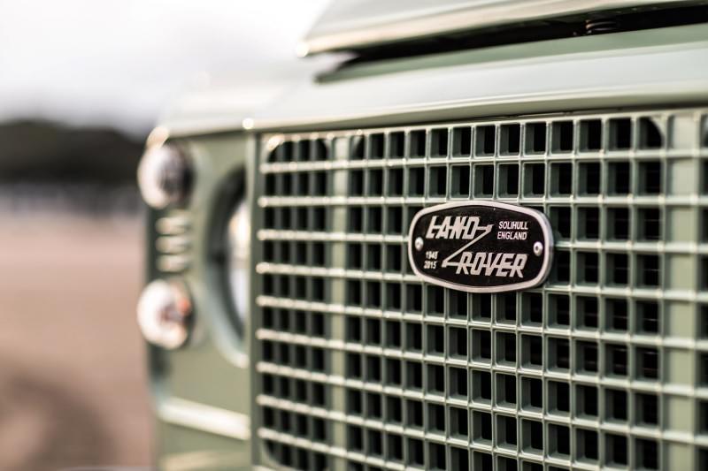 Land Rover Honors 2015 Defender Retirement with Trio of Special Editions 20