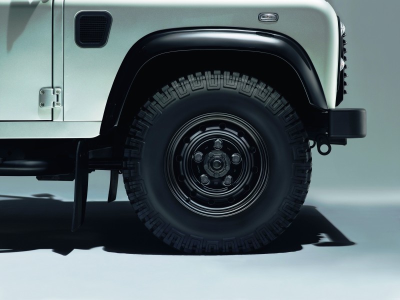 Land Rover Honors 2015 Defender Retirement with Trio of Special Editions 4