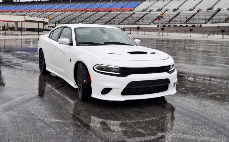 2015 Dodge Charger SRT HELLCAT Review 41