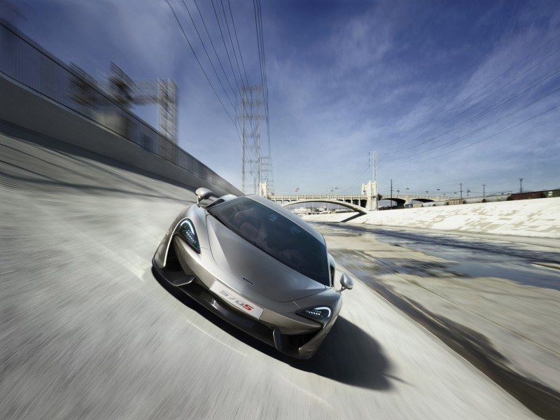 2016 McLaren 570S 42