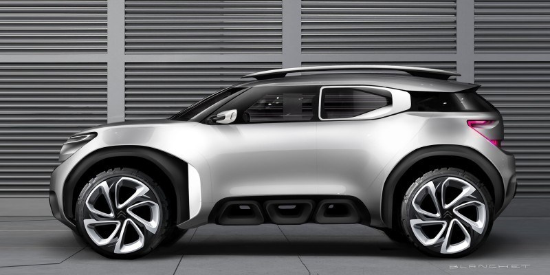 2015 Citroen AirCross Concept 24