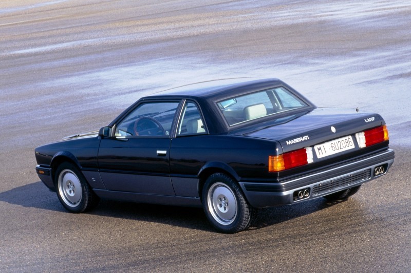 La vettura venne presentata al Salone dell'Automobile di Ginevra del 1988