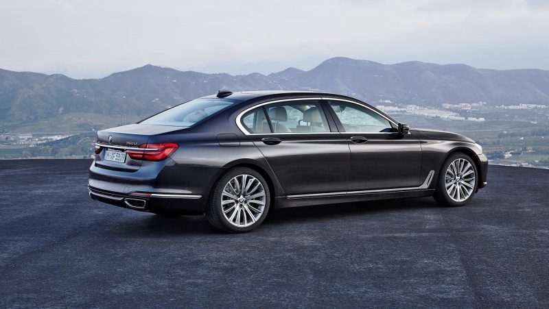 2016 BMW 750 Exterior Photos 14