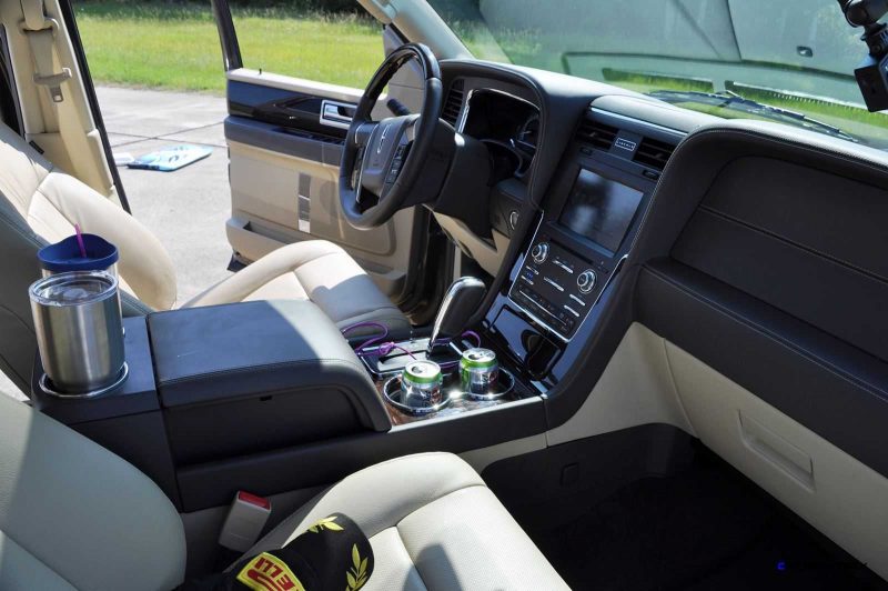 2015 Lincoln NAVIGATOR 4x4 Reserve - Interior Photos 9