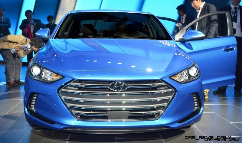 2017-Hyundai-ELANTRA-Sedan-16