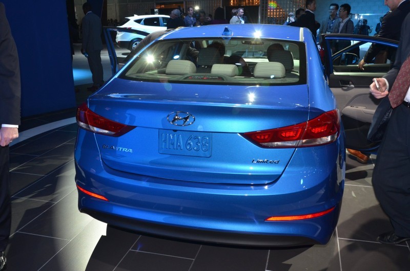 2017 Hyundai ELANTRA Sedan 7