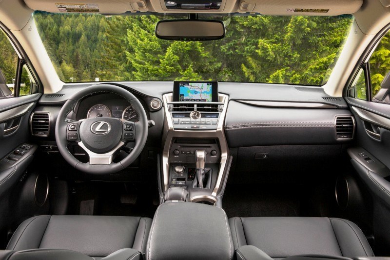 2015_Lexus_NX_200t_010