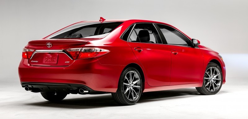 2015_Toyota_Camry_077