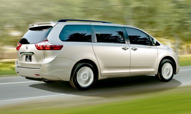 2015_Toyota_Sienna_LTD_008