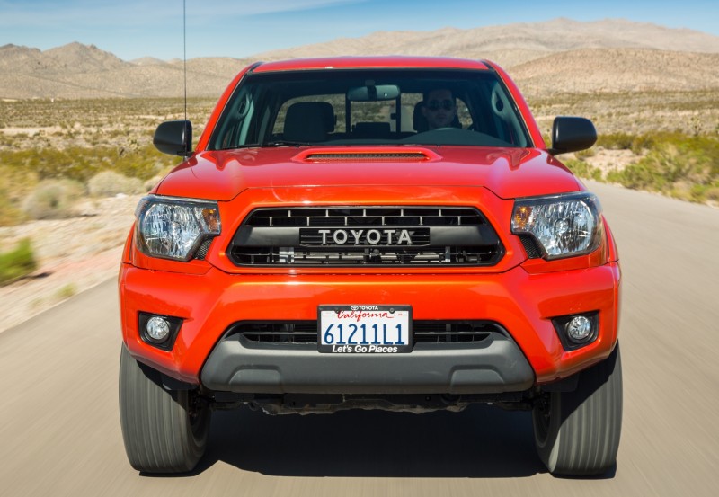 2015_Toyota_TRDPro_Tacoma_005