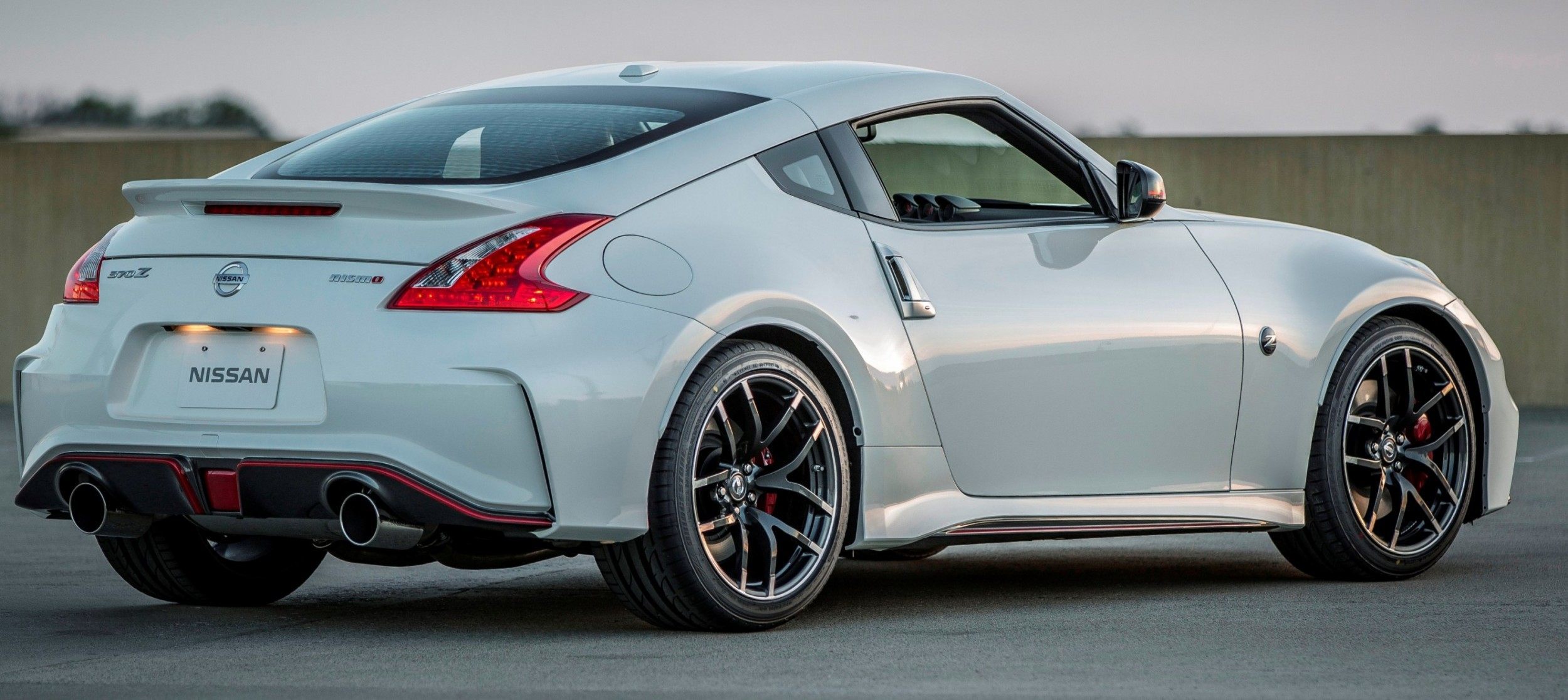 Update1 New Photos 2015 Nissan 370z Nismo Facelift Arrives In July
