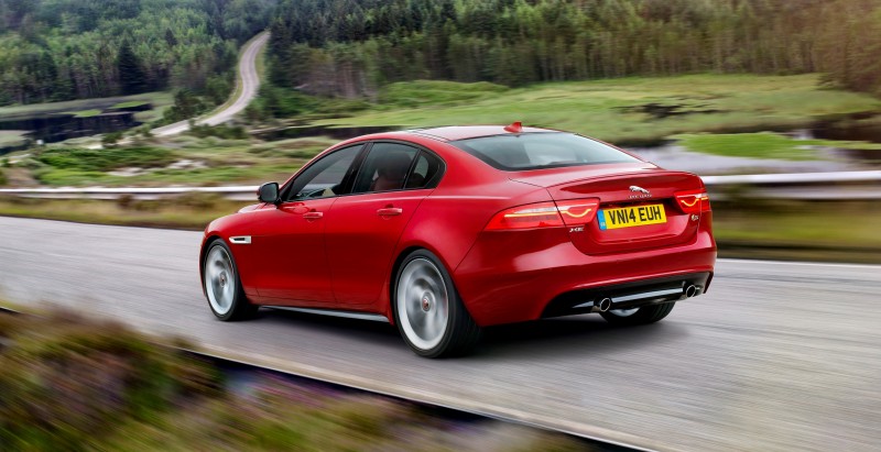 2016 Jaguar XE 18