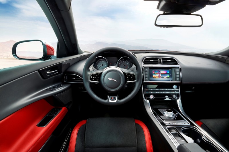 2016 Jaguar XE 26