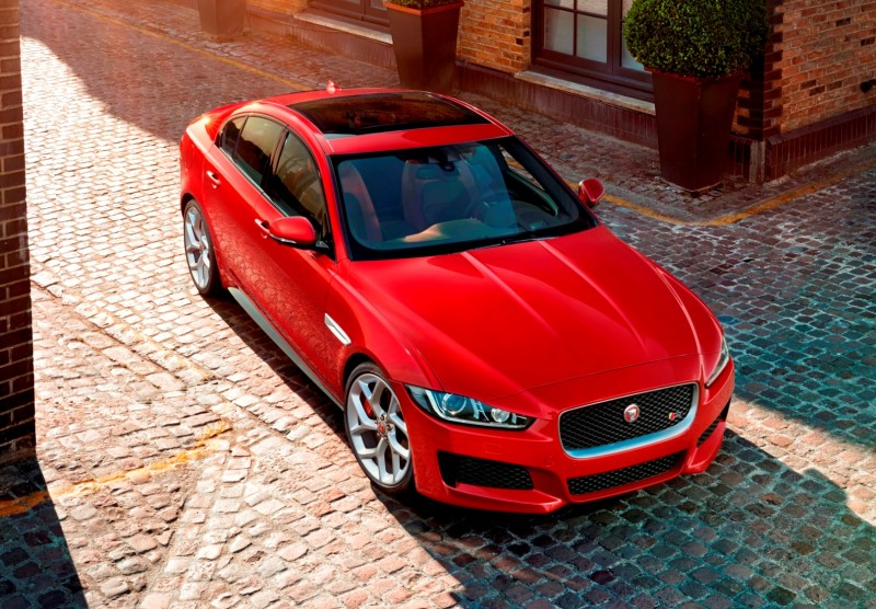 2016 Jaguar XE 27