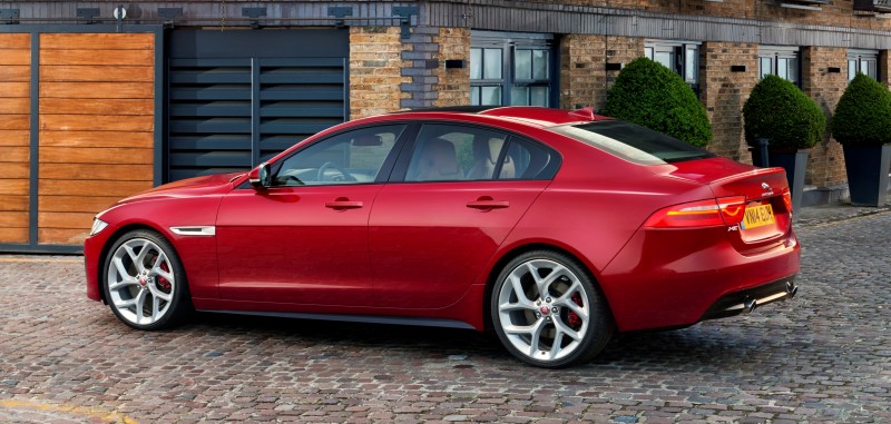 2016 Jaguar XE 28