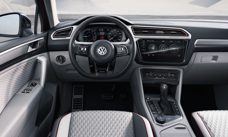 2016 Volkswagen Tiguan GTE Active Concept 24