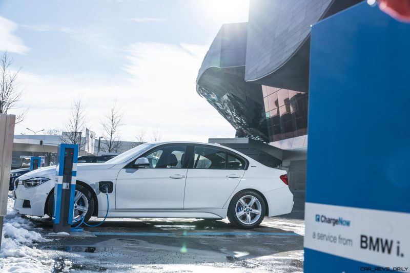 2017 BMW 330e iPerformance 26