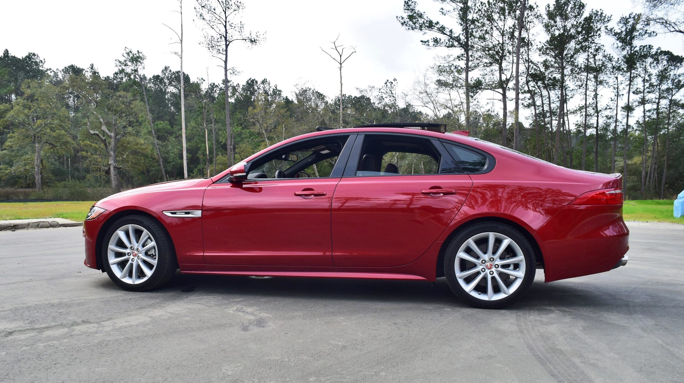 2017 Jaguar XF 35t AWD R-Sport 36