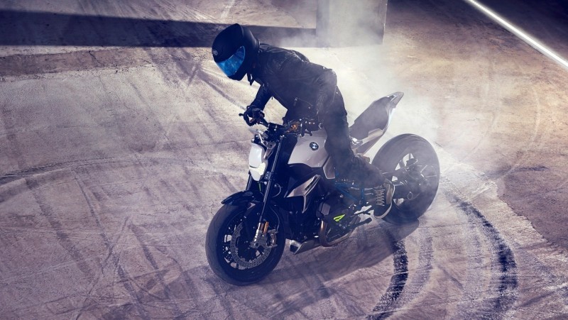 BMW Motorrad - Concept Roadster is Boxer Basics Motorcycle for Lake Cuomo 7