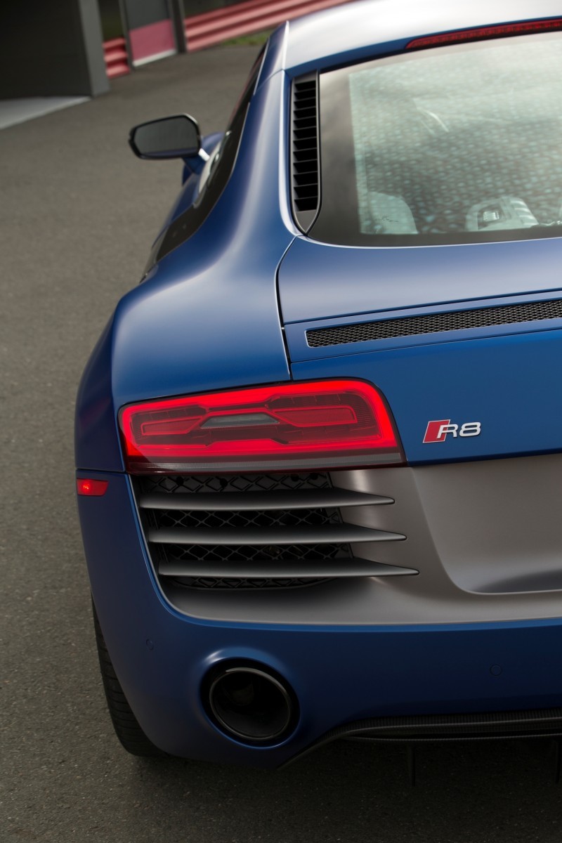 Car-Revs-Daily.com 2014 AUDI R8 V10 Plus in Sepang Matte Metallic Blue 93