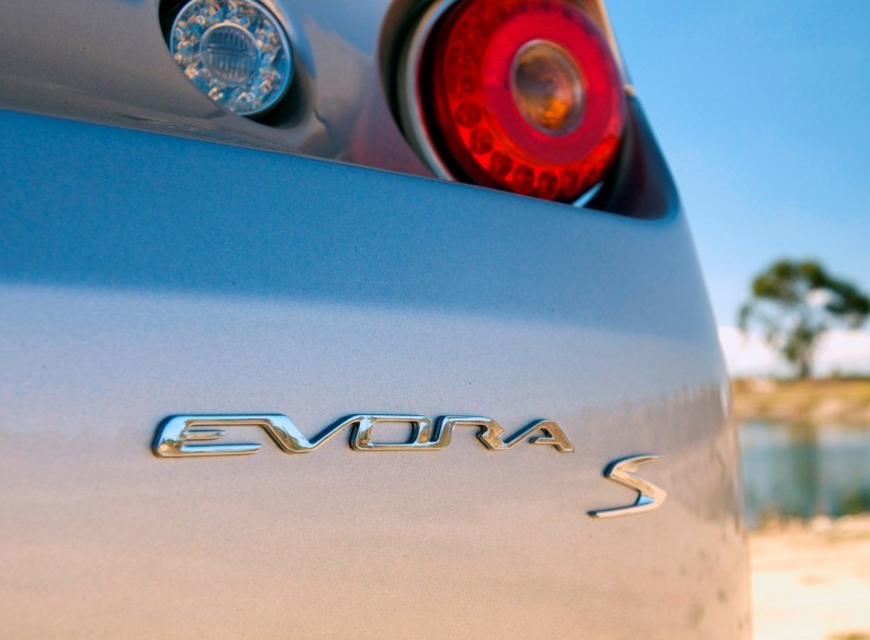 Car-Revs-Daily.com 2014 LOTUS Evora and Evora S - USA Buyers Guide - Specs, Colors and Options 62