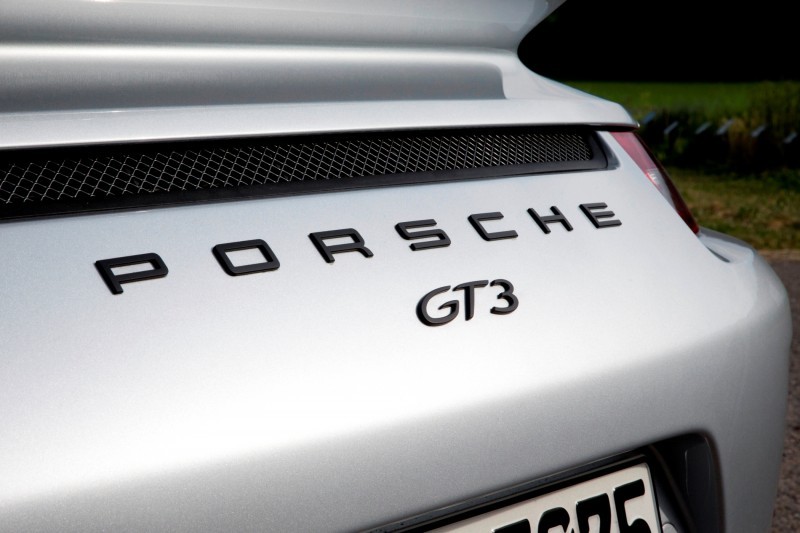 Car-Revs-Daily.com 2014 Porsche 911 GT3 is Race-Ready Street Car 3