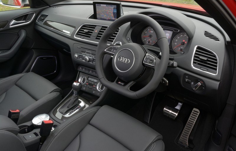 Car-Revs-Daily.com 2015 Audi RS Q3 47
