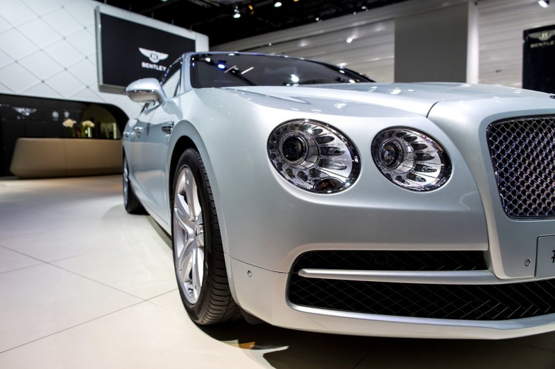 Car-Revs-Daily.com 2015 Bentley Flying Spur V8 Debuts in Moscow 10