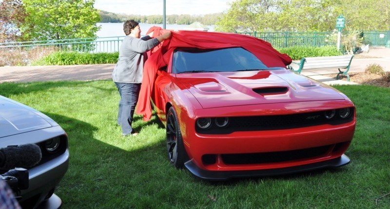 Car-Revs-Daily.com - 2015 Dodge Challenger SRT Hellcat Debut Photos and Video 16