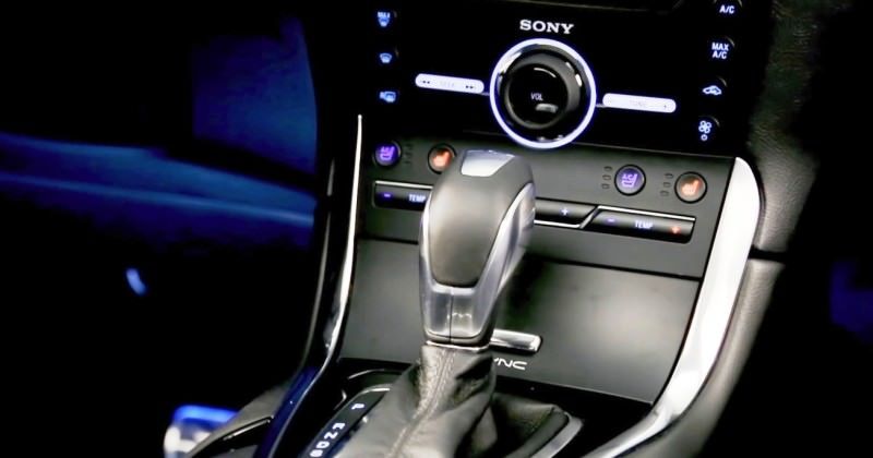 Car-Revs-Daily.com 2015 Ford Edge Sport and Titanium INTERIOR 13