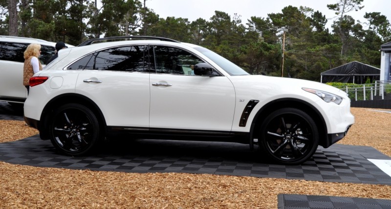 Car-Revs-Daily.com 2015 INFINITI QX70S 24