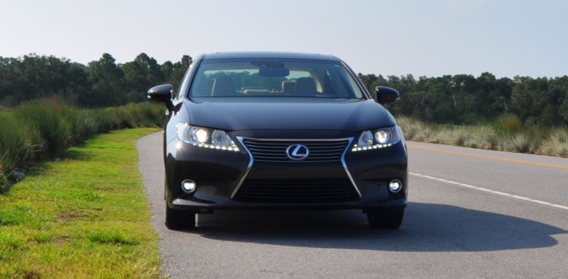 Car-Revs-Daily.com 2015 Lexus ES300h Review 18