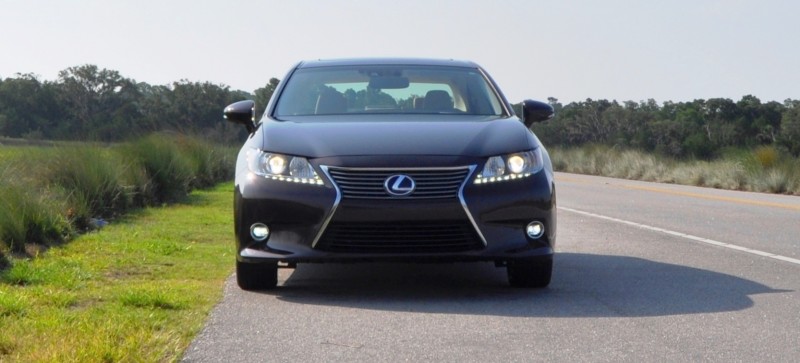 Car-Revs-Daily.com 2015 Lexus ES300h Review 20