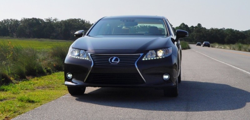Car-Revs-Daily.com 2015 Lexus ES300h Review 23