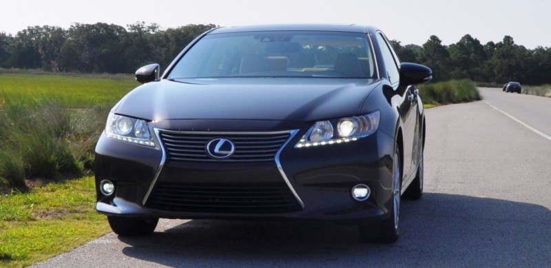 Car-Revs-Daily.com 2015 Lexus ES300h Review 24