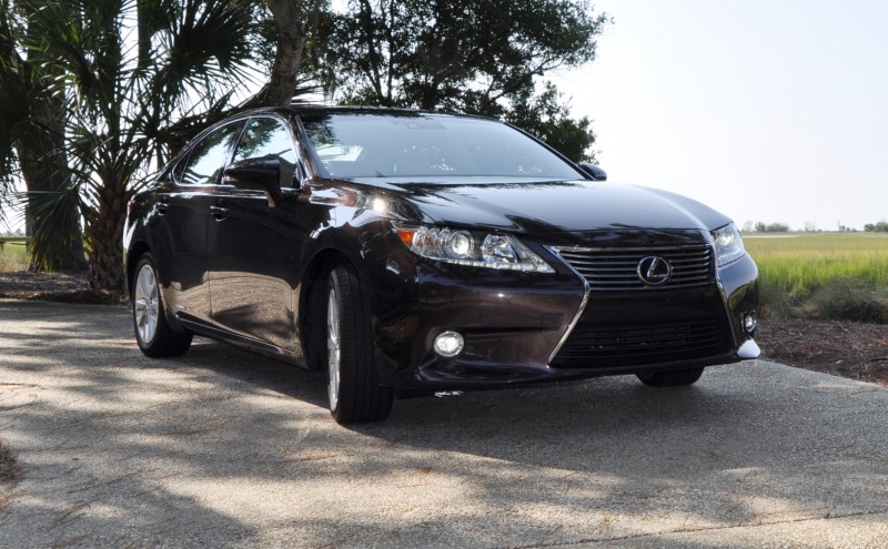 Car-Revs-Daily.com 2015 Lexus ES300h Review 32