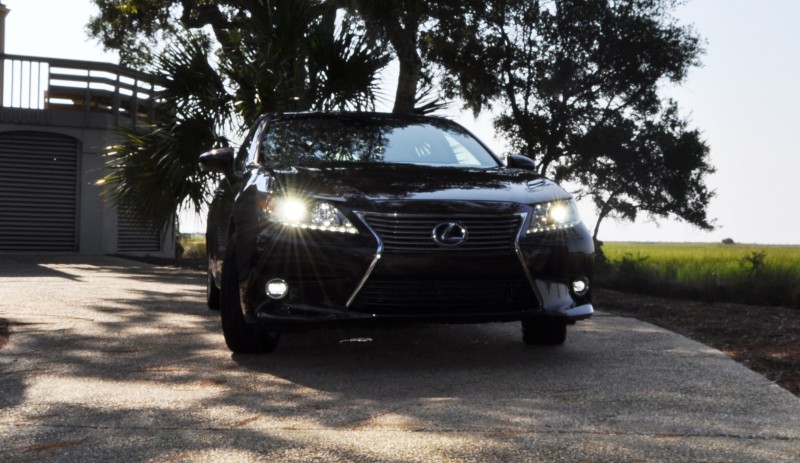 Car-Revs-Daily.com 2015 Lexus ES300h Review 34