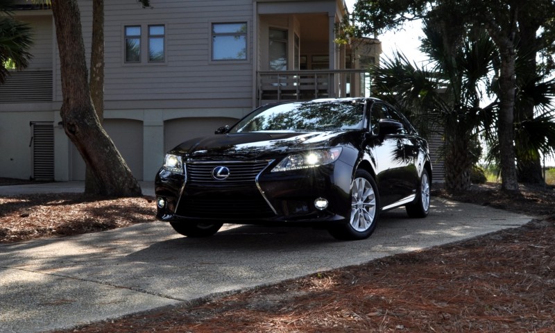 Car-Revs-Daily.com 2015 Lexus ES300h Review 37