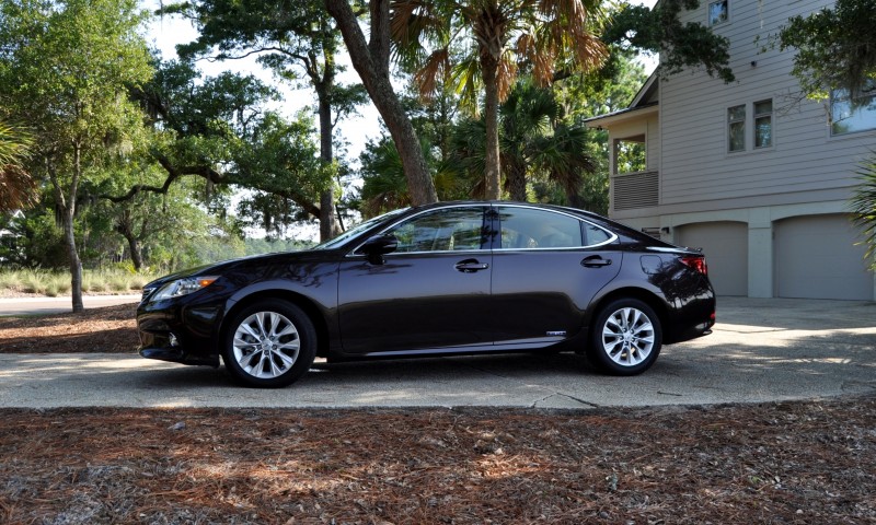 Car-Revs-Daily.com 2015 Lexus ES300h Review 39