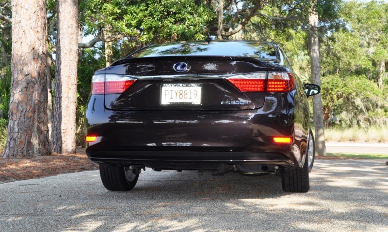 Car-Revs-Daily.com 2015 Lexus ES300h Review 44