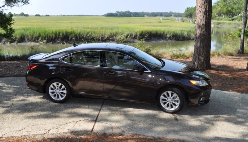 Car-Revs-Daily.com 2015 Lexus ES300h Review 45