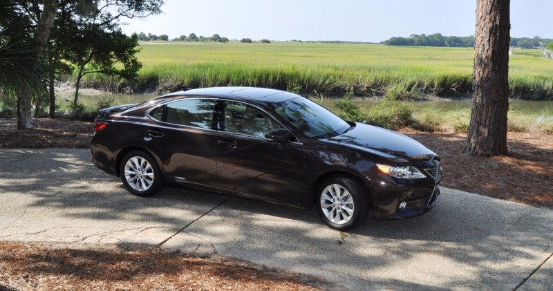 Car-Revs-Daily.com 2015 Lexus ES300h Review 46