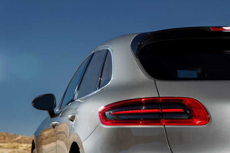 Car-Revs-Daily.com 2015 Porsche MACAN USA 36