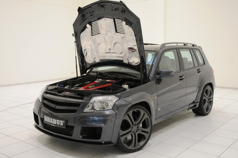 Car-Revs-Daily.com BRABUS GLK V12 3