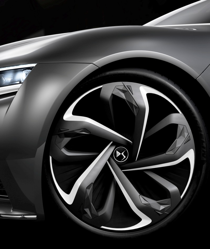 Car-Revs-Daily.com Citroen Divine DS Concept for Paris 2014 Shows Way for 2016 DS4 25